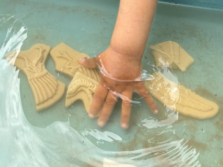 Dinosaur Skeletons Fossil Set – Sensory & Messy Play - Image 6